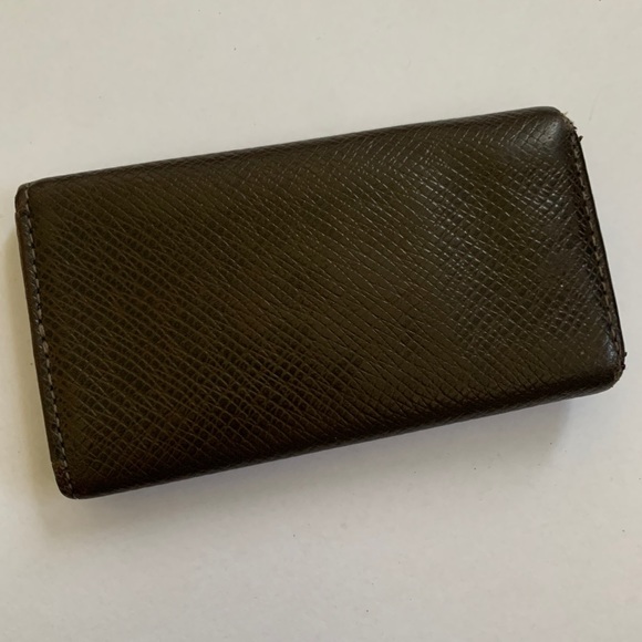 Louis Vuitton Taiga Multicles 4 Keyholder - Picture 2 of 12